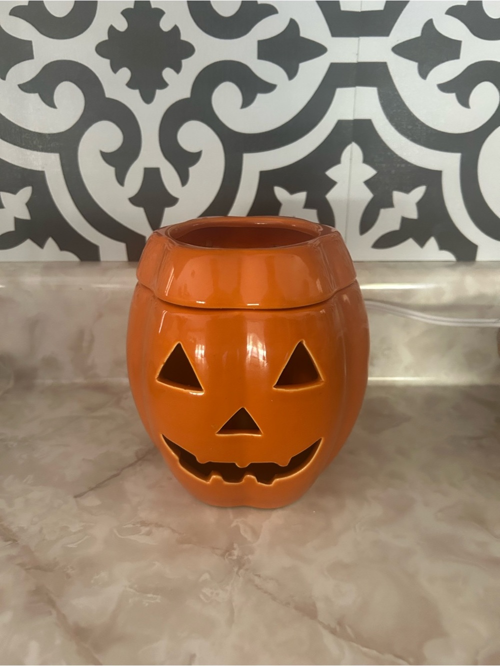 Orange Ceramic Jack-o'-Lantern wax melt